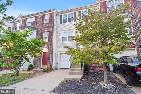 546 Kalmia Sq NE, Leesburg, VA 20176