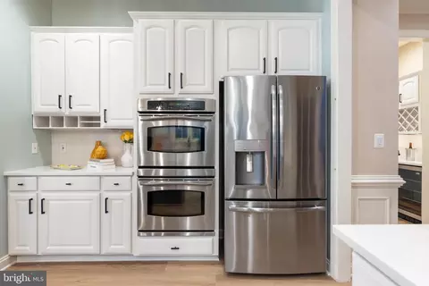 Kitchen - 22455 Pine Ridge Ct, Ashburn, VA 20148 photo 4 of 6
