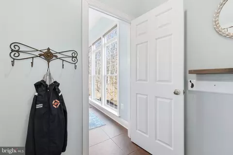 Entry Way - 22455 Pine Ridge Ct, Ashburn, VA 20148 photo 7 of 9