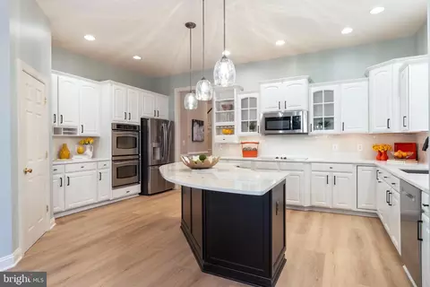 Kitchen - 22455 Pine Ridge Ct, Ashburn, VA 20148 photo 3 of 6