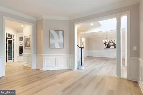 Entry Way - 22455 Pine Ridge Ct, Ashburn, VA 20148 photo 5 of 9