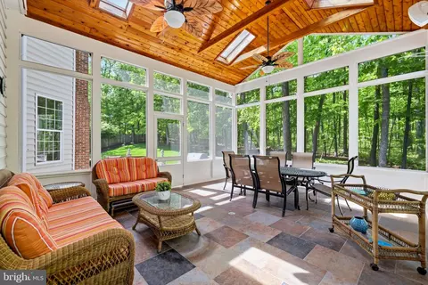 Exterior - 22455 Pine Ridge Ct, Ashburn, VA 20148 photo 4 of 12