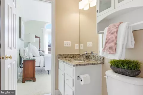 Bath - 22455 Pine Ridge Ct, Ashburn, VA 20148 photo 10 of 13
