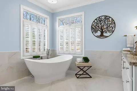 Bath - 22455 Pine Ridge Ct, Ashburn, VA 20148 photo 1 of 13