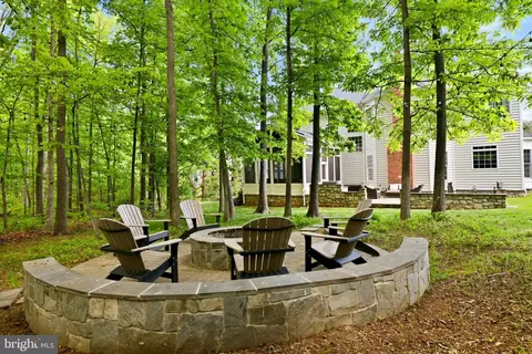 Exterior - 22455 Pine Ridge Ct, Ashburn, VA 20148 photo 10 of 12