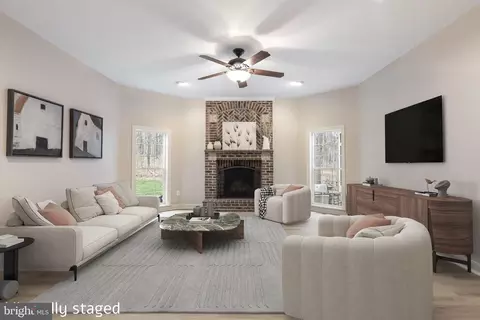 Living - 22455 Pine Ridge Ct, Ashburn, VA 20148 photo 3 of 5