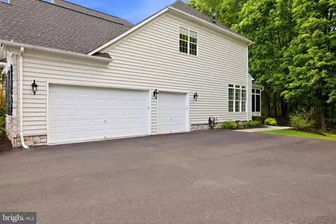Exterior - 22455 Pine Ridge Ct, Ashburn, VA 20148 photo 2 of 12