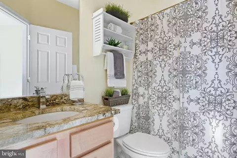 Bath - 22455 Pine Ridge Ct, Ashburn, VA 20148 photo 11 of 13
