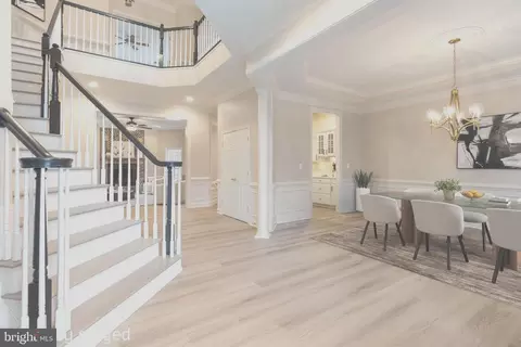 Entry Way - 22455 Pine Ridge Ct, Ashburn, VA 20148 photo 2 of 9