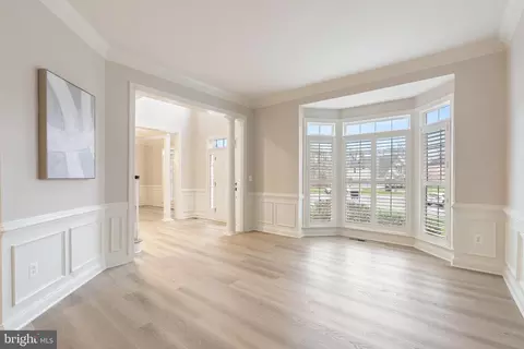 Living - 22455 Pine Ridge Ct, Ashburn, VA 20148 photo 2 of 5