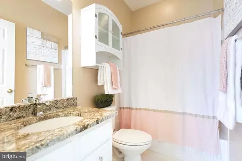 Bath - 22455 Pine Ridge Ct, Ashburn, VA 20148 photo 9 of 13