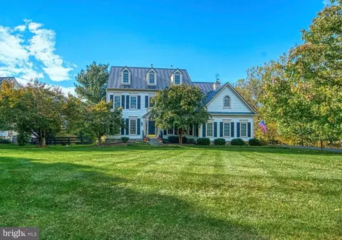 19075 Foxgreen Cir, Leesburg, VA 20175