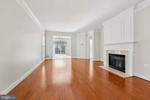 Living - 20850 Adams Mill Pl, Ashburn, VA 20147 photo 1 of 3