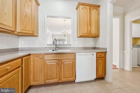 Kitchen - 20850 Adams Mill Pl, Ashburn, VA 20147 photo 2 of 4