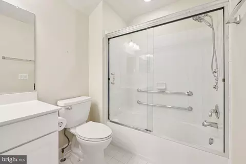 Bath - 20850 Adams Mill Pl, Ashburn, VA 20147 photo 4 of 4