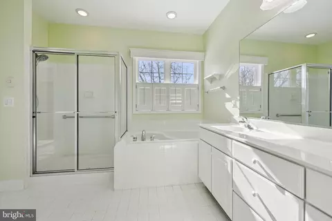 Bath - 20850 Adams Mill Pl, Ashburn, VA 20147 photo 2 of 4