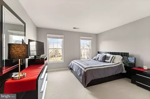 Bedroom - 43387 La Belle Pl, Ashburn, VA 20147 photo 6 of 12