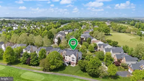View/Area - 43387 La Belle Pl, Ashburn, VA 20147 photo 2 of 13