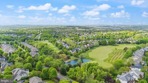View/Area - 43387 La Belle Pl, Ashburn, VA 20147 photo 10 of 13