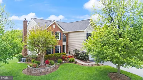 Exterior - 43387 La Belle Pl, Ashburn, VA 20147 photo 6 of 15