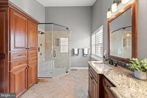 Bath - 43387 La Belle Pl, Ashburn, VA 20147 photo 1 of 6