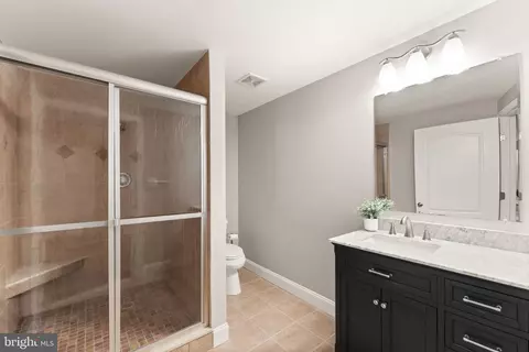 Bath - 43387 La Belle Pl, Ashburn, VA 20147 photo 6 of 6