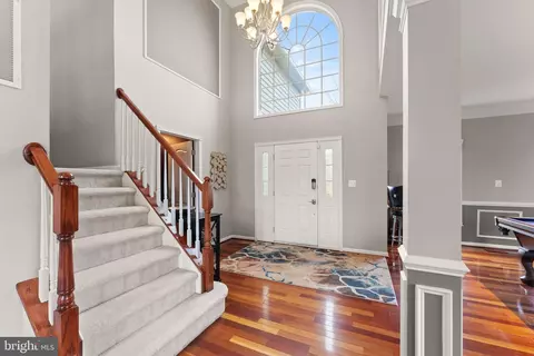 Entry Way - 43387 La Belle Pl, Ashburn, VA 20147 photo 2 of 9