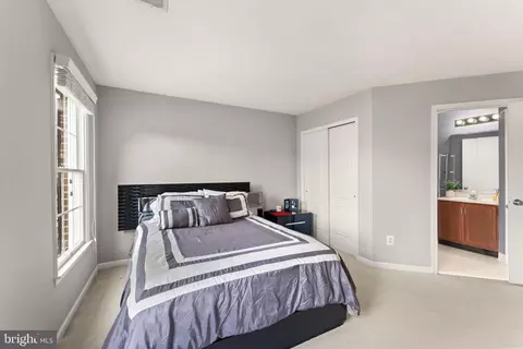 Bedroom - 43387 La Belle Pl, Ashburn, VA 20147 photo 7 of 12