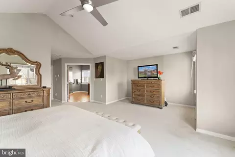 Bedroom - 43387 La Belle Pl, Ashburn, VA 20147 photo 5 of 12