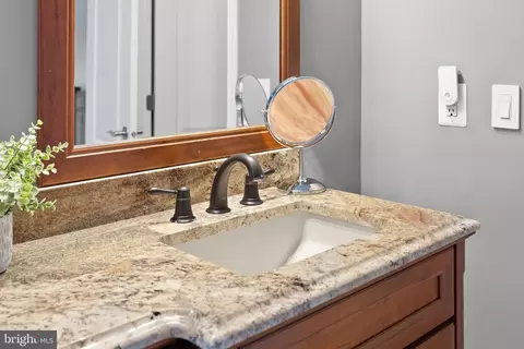 Bath - 43387 La Belle Pl, Ashburn, VA 20147 photo 3 of 6