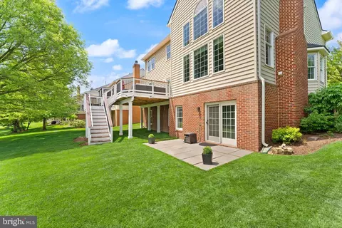 Exterior - 43387 La Belle Pl, Ashburn, VA 20147 photo 12 of 15