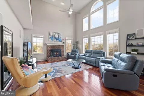 Living - 43387 La Belle Pl, Ashburn, VA 20147 photo 1 of 7