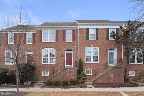 20395 Charter Oak Dr, Ashburn, VA 20147
