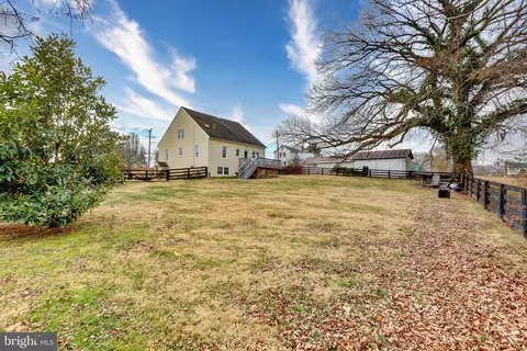 Exterior - 391 E Colonial Hwy, Hamilton, VA 20158 photo 7 of 10