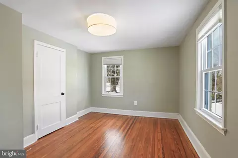 Bedroom - 391 E Colonial Hwy, Hamilton, VA 20158 photo 1 of 4