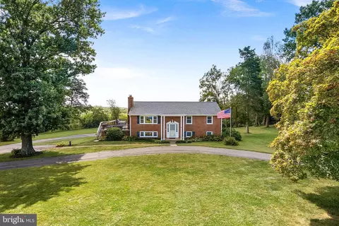 39857 Thomas Mill Rd, Leesburg, VA 20175