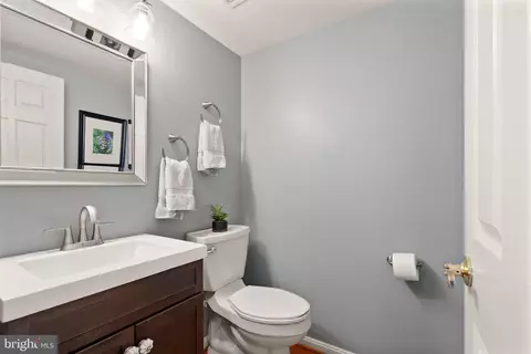 Bath - 20413 Peckham St, Ashburn, VA 20147 photo 1 of 7