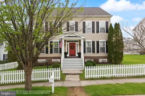 20413 Peckham St, Ashburn, VA 20147
