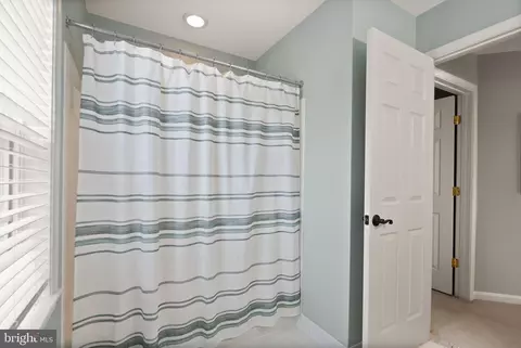 Bath - 20413 Peckham St, Ashburn, VA 20147 photo 6 of 7