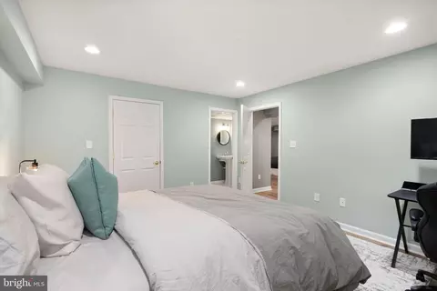 Bedroom - 20413 Peckham St, Ashburn, VA 20147 photo 7 of 7