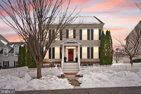 Exterior - 20413 Peckham St, Ashburn, VA 20147 photo 7 of 8