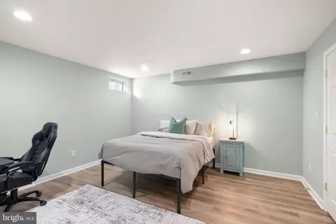 Bedroom - 20413 Peckham St, Ashburn, VA 20147 photo 6 of 7