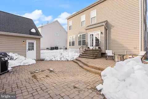 Exterior - 20413 Peckham St, Ashburn, VA 20147 photo 5 of 8