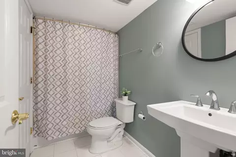 Bath - 20413 Peckham St, Ashburn, VA 20147 photo 7 of 7