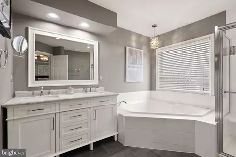 Bath - 20413 Peckham St, Ashburn, VA 20147 photo 2 of 7