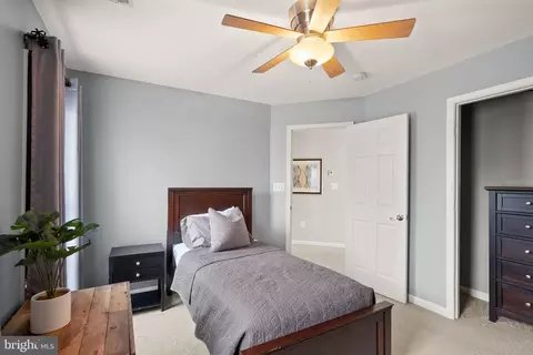 Bedroom - 20413 Peckham St, Ashburn, VA 20147 photo 5 of 7