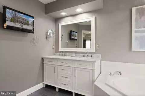 Bath - 20413 Peckham St, Ashburn, VA 20147 photo 3 of 7