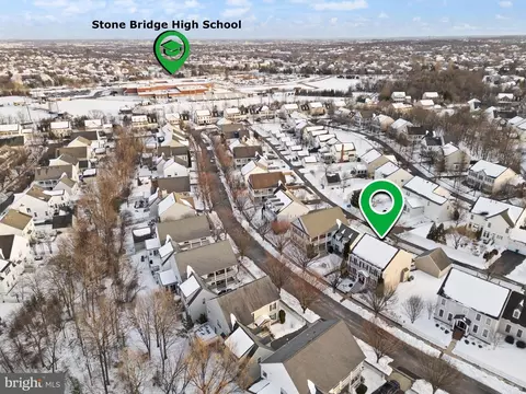 View/Area - 20413 Peckham St, Ashburn, VA 20147 photo 3 of 4