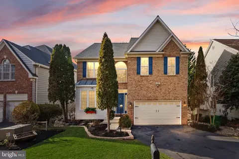 21147 Brookside Ln, Sterling, VA 20165