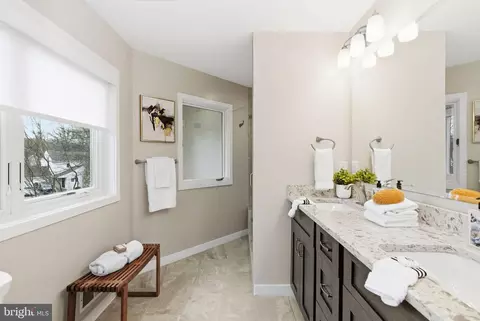 5 Wiltshire Ct E, Sterling, VA 20165 photo 23
